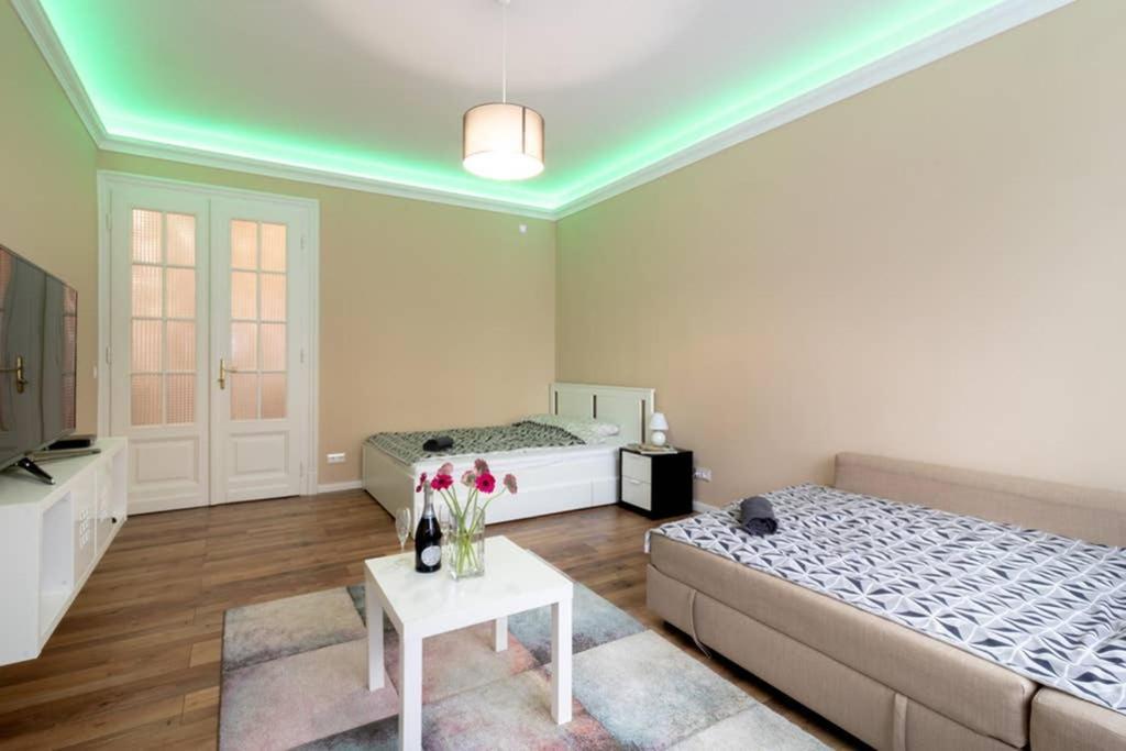 Nice And Cozy Apartment Next To The Parliament Budapest Exterior foto